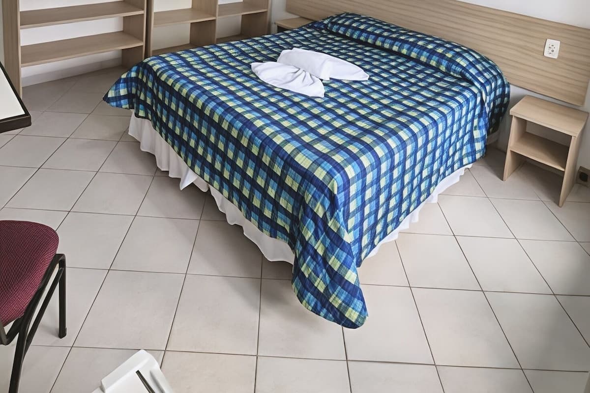 Premium Twin Room | Minibar, blackout drapes, free WiFi, bed sheets