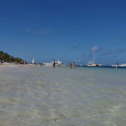Privatstrand, weißer Sandstrand