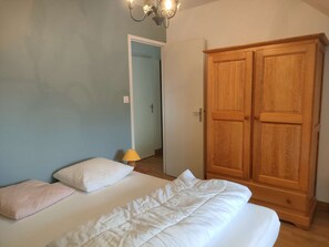 3 bedrooms