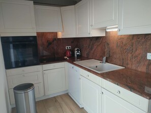 Fridge, oven, dishwasher, toaster