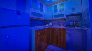 Suite clásica, vistas a la playa | Caja fuerte, cortinas opacas, sistema de insonorización