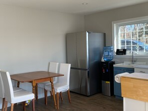Dining - Lakefront Getaway – Swim, relax, and unwind by the water (Cobden)