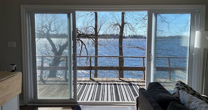 Lakefront Getaway – Swim, relax, and unwind by the water