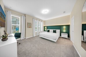 6 habitaciones, escritorio y tabla de planchar con plancha 