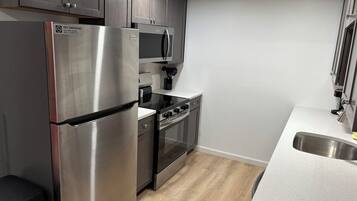 微波炉、烤箱、炉灶、洗碗机