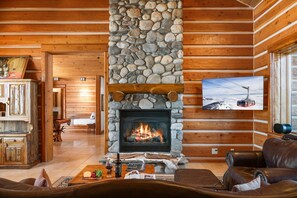 Interior - RMR: Lazy Bear Lodge in Wilson, WY (Wilson)