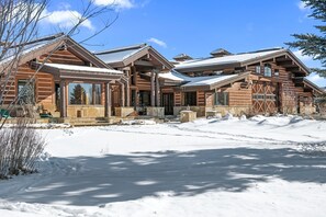 Exterior - RMR: Lazy Bear Lodge in Wilson, WY (Wilson)