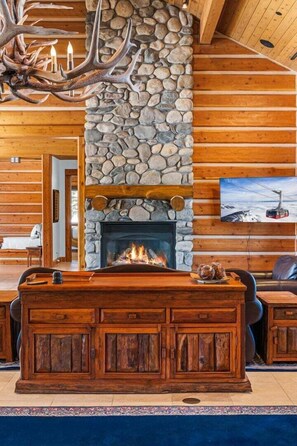 المنشأة من الداخل