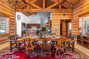 Dining - RMR: Lazy Bear Lodge in Wilson, WY (Wilson)