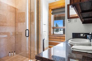 Unclassified image, 2 of 34, button