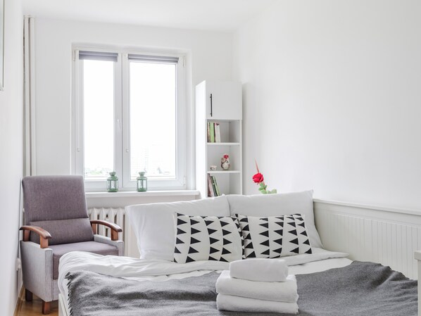 2 bedrooms, iron/ironing board, WiFi, bed sheets - Poznań Cozy Comfort Apartment (Poznan)