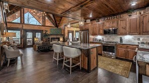 Fridge, microwave, oven, stovetop - Jazzy's Cozy Creekside - Hot Tub | Game Room | Screened Decks (Blue Ridge)