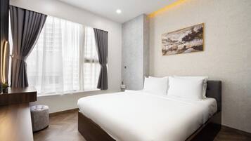 Premium Apartment, 2 Bedrooms, Balcony, City View | 3 bedrooms, desk, blackout drapes, soundproofing