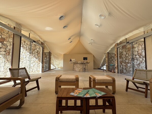 Reception - LJs Chichikan Eco Luxury Retreat  (Valladolid)