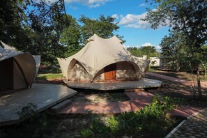 Select Comfort beds, cribs/infant beds, free WiFi, bed sheets - LJs Chichikan Eco Luxury Retreat  (Valladolid)