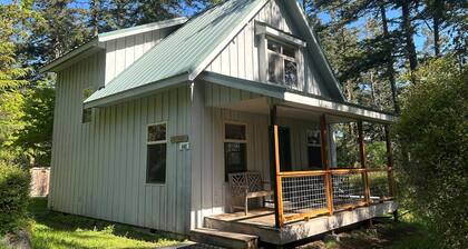 Quiet Family-Oriented House at Laughing Moon Farm