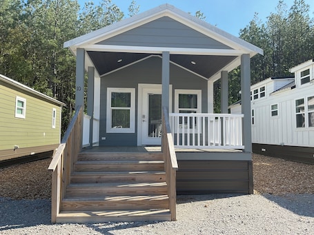 外観. Tiny Homes for Rent, minutes to the Casino, Golf Course & Water Park