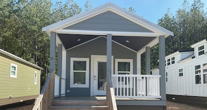 Tiny Homes for Rent, minutes to the Casino, Golf Course & Water Park