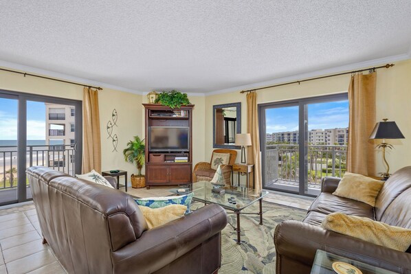 Smart-tv, dvd-afspiller, bøger