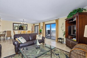 Smart-TV, DVD-Player, Bücher