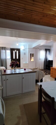 Ευρύχωρο και άνετο διαμέρισμα στην Ιτέα Joanna's Apartment