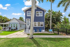 Exterior - Heated Pool, Outdoor Dining & Grill, Near the Beach - Heart of Punta Gorda - Roelens (Punta Gorda)