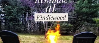 Romantic couples getaway in awesome Bluford with WiFi, Fireplace, and Game Room