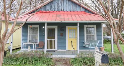 Shanty Bellum Too | 2/1, Washer/Dryer, Full Kitchen