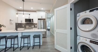 LUX Modern 2BR Apartment in DC