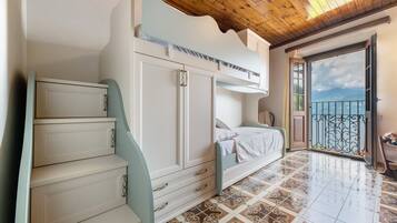 2 slaapkamers, een strijkplank/strijkijzer, gratis wifi, beddengoed