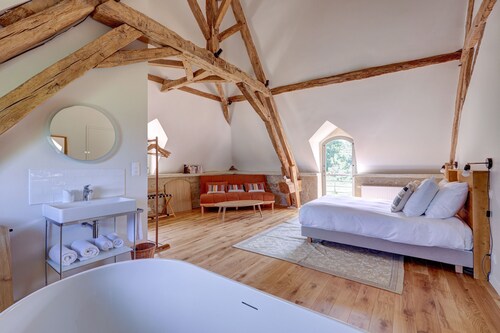 Charming country house with access to swimming pool, sauna and jacuzzi