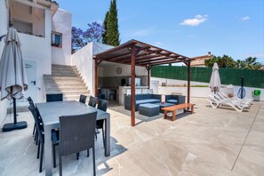 Outdoor dining - Villa 'Farau' with Sea View, Wi-Fi and Air Conditioning (Calpe)