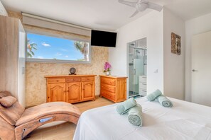 4 bedrooms, iron/ironing board, free WiFi, bed sheets