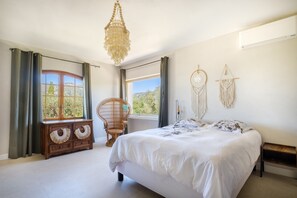 5 bedrooms, iron/ironing board, free WiFi, bed sheets