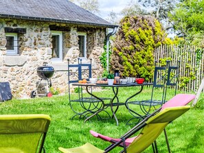 Outdoor dining - Vacation home Kezeg by Interhome (Ploéren)