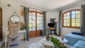 Televisio, pöytätennispöytä