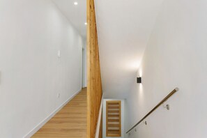 Interior - 'Suite' Room with Mountain View, Wi-Fi and Air Conditioning (Gaula)