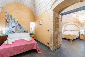 Unclassified image, 4 of 28, button - Apartment 'Dammuso 3cirniechi' with Wi-Fi and Air Conditioning (Ragusa)