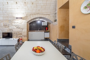 Dining - Apartment 'Dammuso 3cirniechi' with Wi-Fi and Air Conditioning (Ragusa)