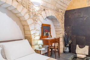 Unclassified image, 5 of 28, button - Apartment 'Dammuso 3cirniechi' with Wi-Fi and Air Conditioning (Ragusa)