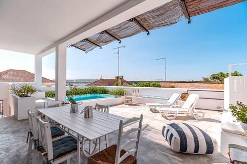 Apartment 'Calçada' with Private Pool, Private Terrace and Wi-Fi
