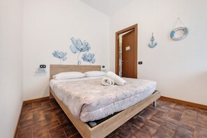 1 bedroom, iron/ironing board, free WiFi, bed sheets - Apartment 'Blu' with Shared Terrace and Wi-Fi (Fabbrica Durini)