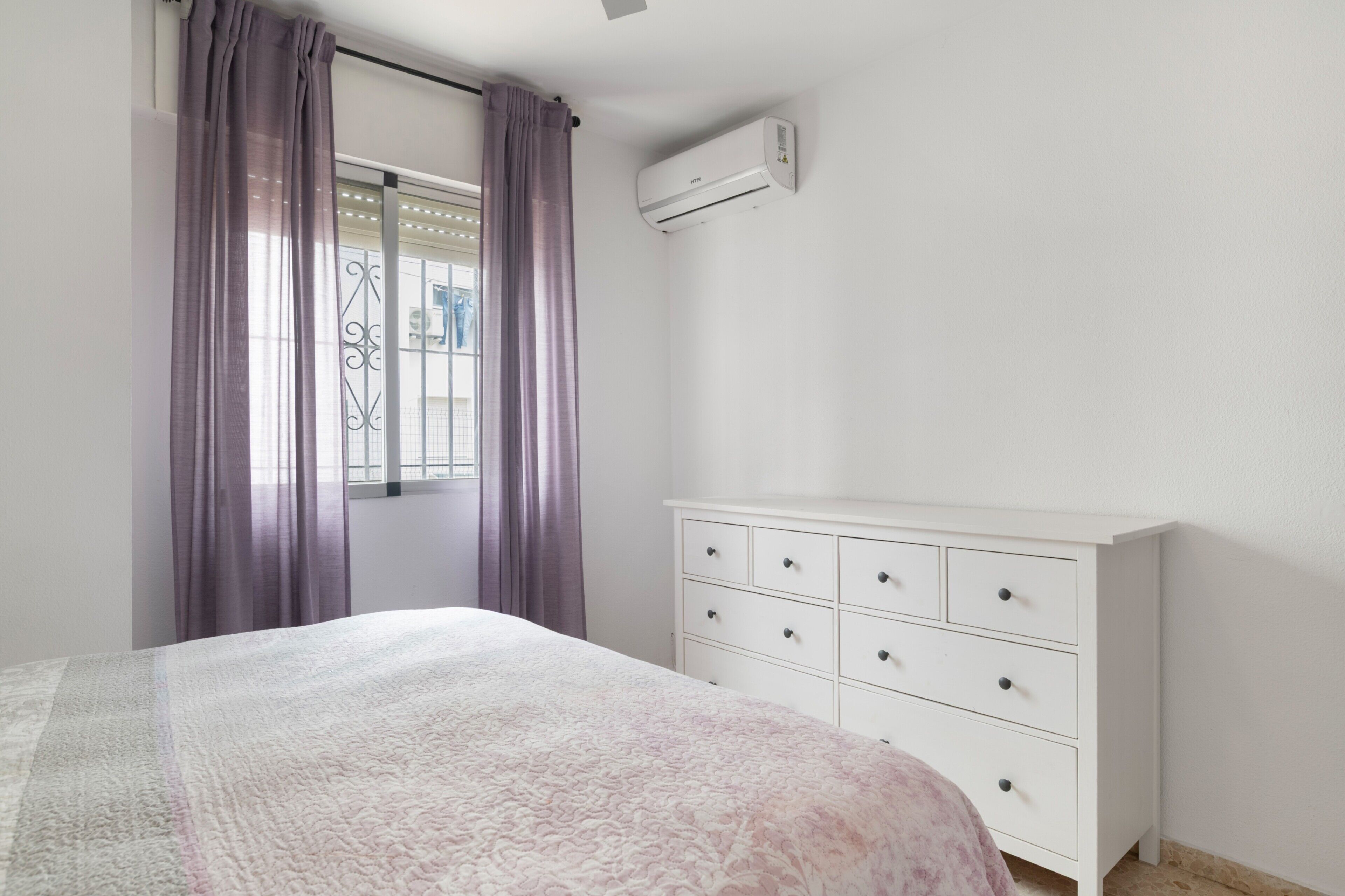 2 dormitorios, tabla de planchar con plancha, wifi gratis y ropa de cama