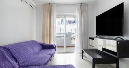 Holiday Home 'Casa En El Centro De Barbate' with Private Terrace, Wi-Fi and Air Conditioning