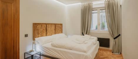 2 室のベッドルーム、アイロン / アイロン台、WiFi (無料)、ベッドシーツ