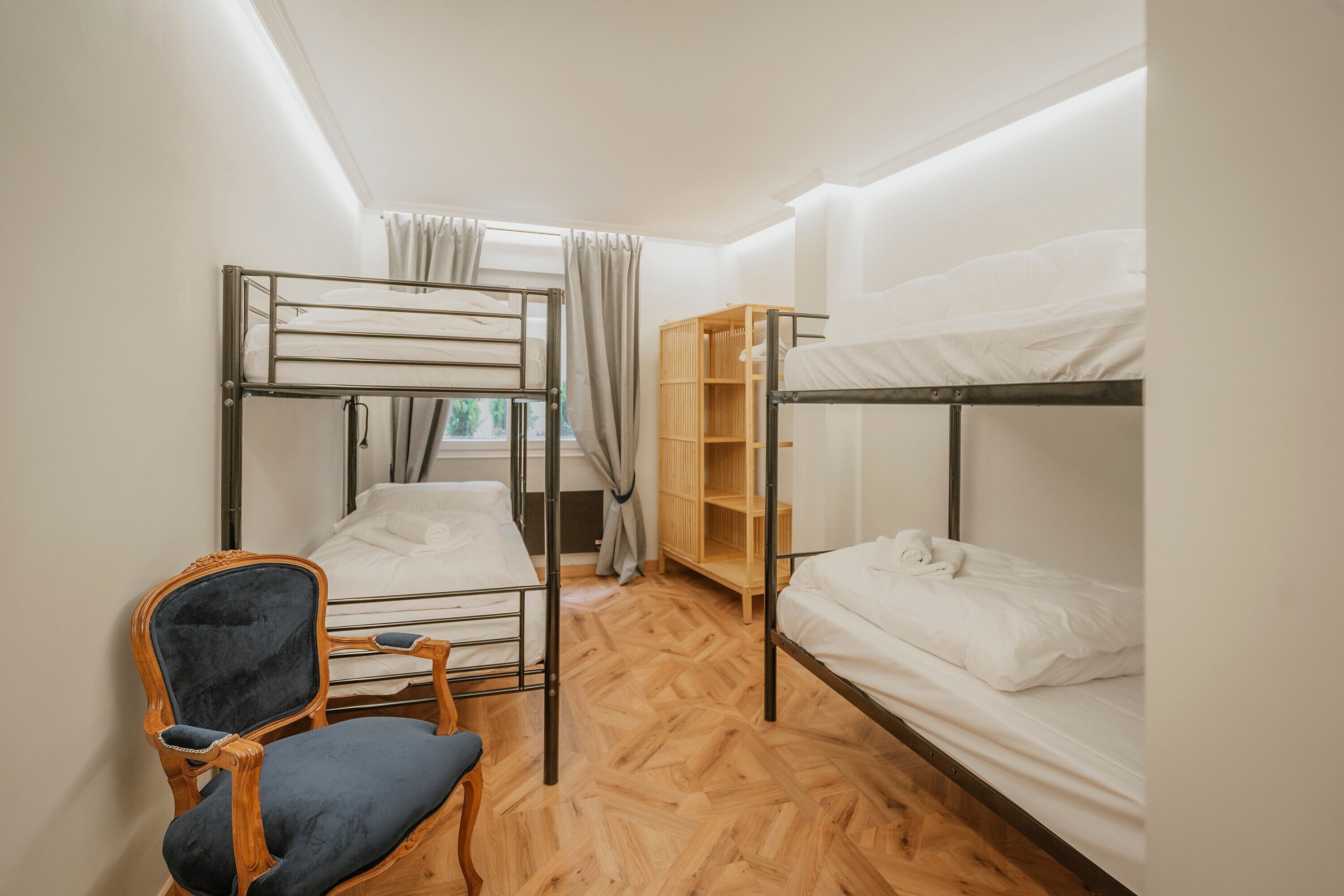 2 makuuhuonetta, silitysrauta/-lauta, ilmainen Wi-Fi, vuodevaatteet