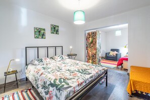 2 slaapkamers, een strijkplank/strijkijzer, gratis wifi, beddengoed
