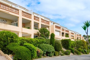 Exterior - Apartment 'Vaugrenier Presidences' with Sea View, Wi-Fi and Air Conditioning (Villeneuve-Loubet)