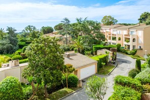 Property grounds - Apartment 'Vaugrenier Presidences' with Sea View, Wi-Fi and Air Conditioning (Villeneuve-Loubet)