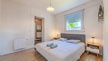 2 soverom, strykejern/-brett, wi-fi (inkludert) og sengetøy